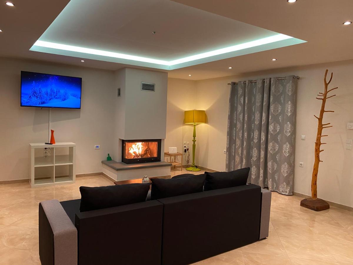 Αρτέμιδα Plus Karpenisi Apartment Exteriér fotografie